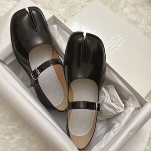 Maison Martin Margiela Black Tabi Mary Jane Flats
